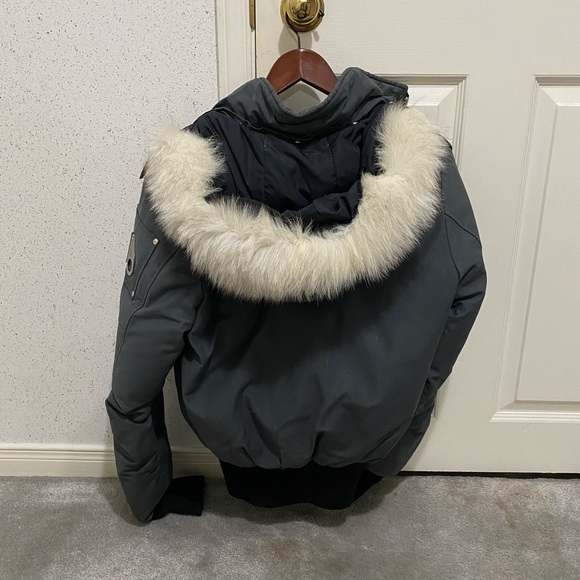 AUTHENTIC WOMENS MOOSE KNUCKLES JACKET - Picture 2 of 4